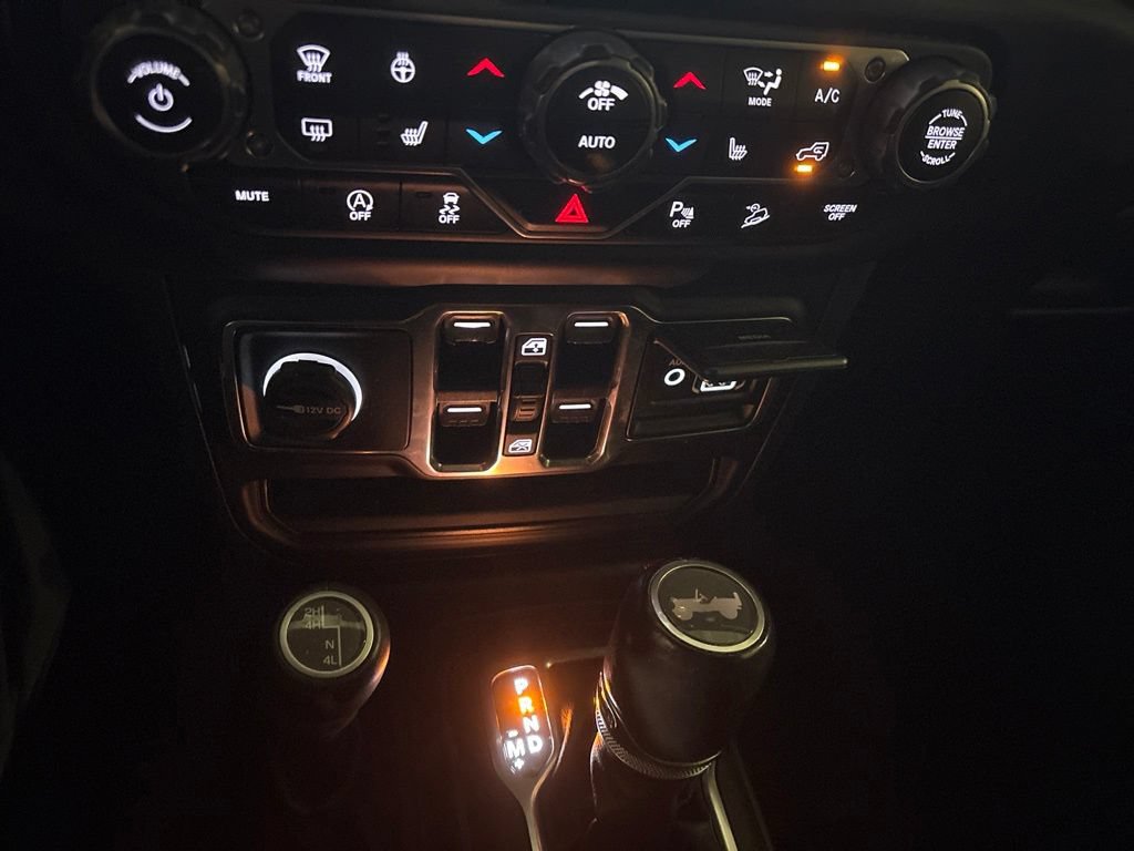 Used 2020 Jeep Wrangler Unlimited Sahara AWD/4WD image 20