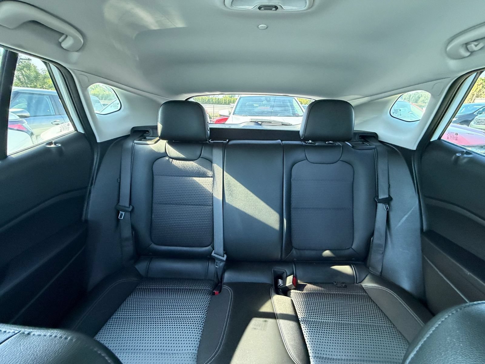 Used 2025 Chevrolet Trax LT FWD image 36