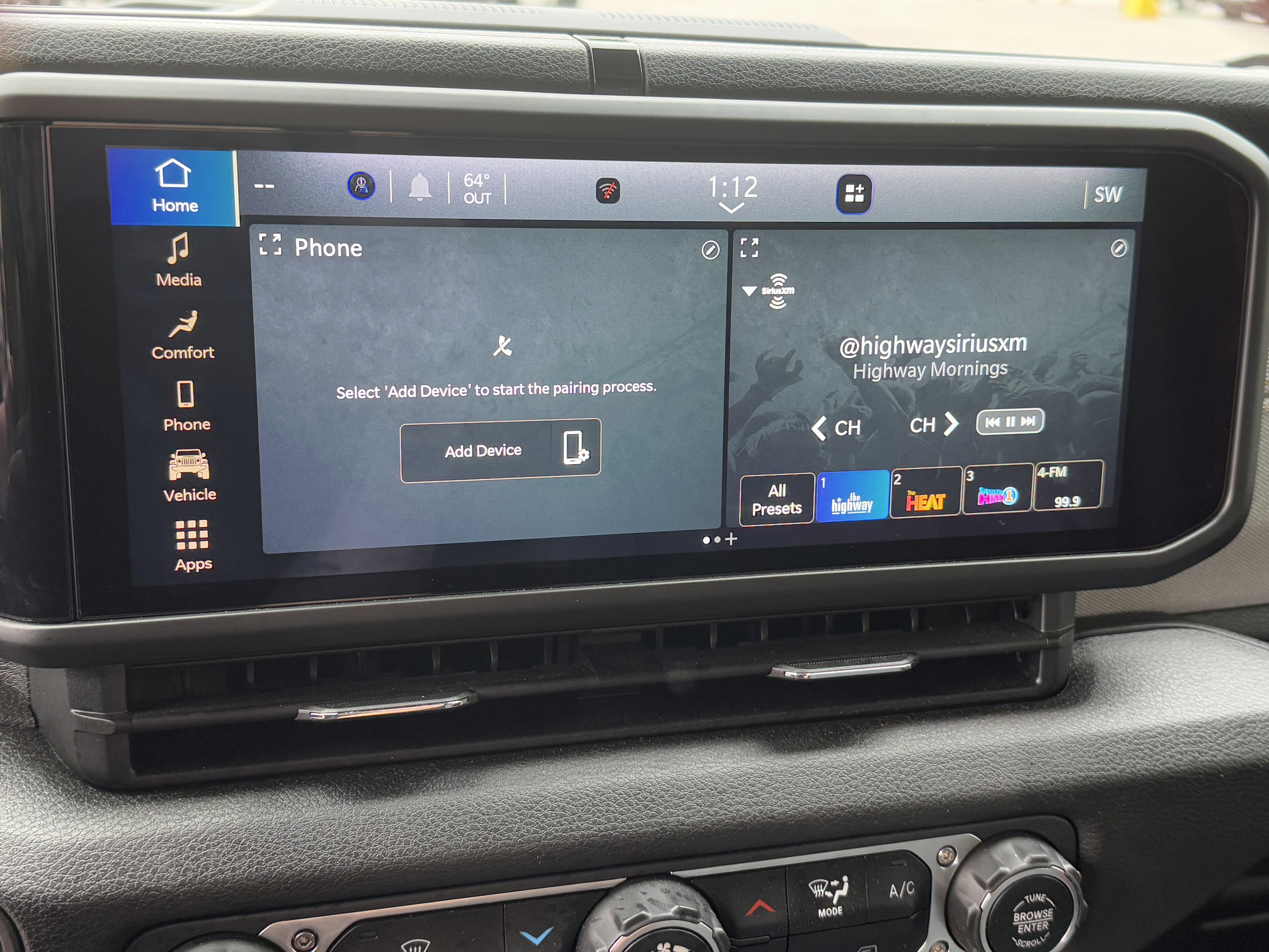 Used 2024 Jeep Wrangler Sport S image 27