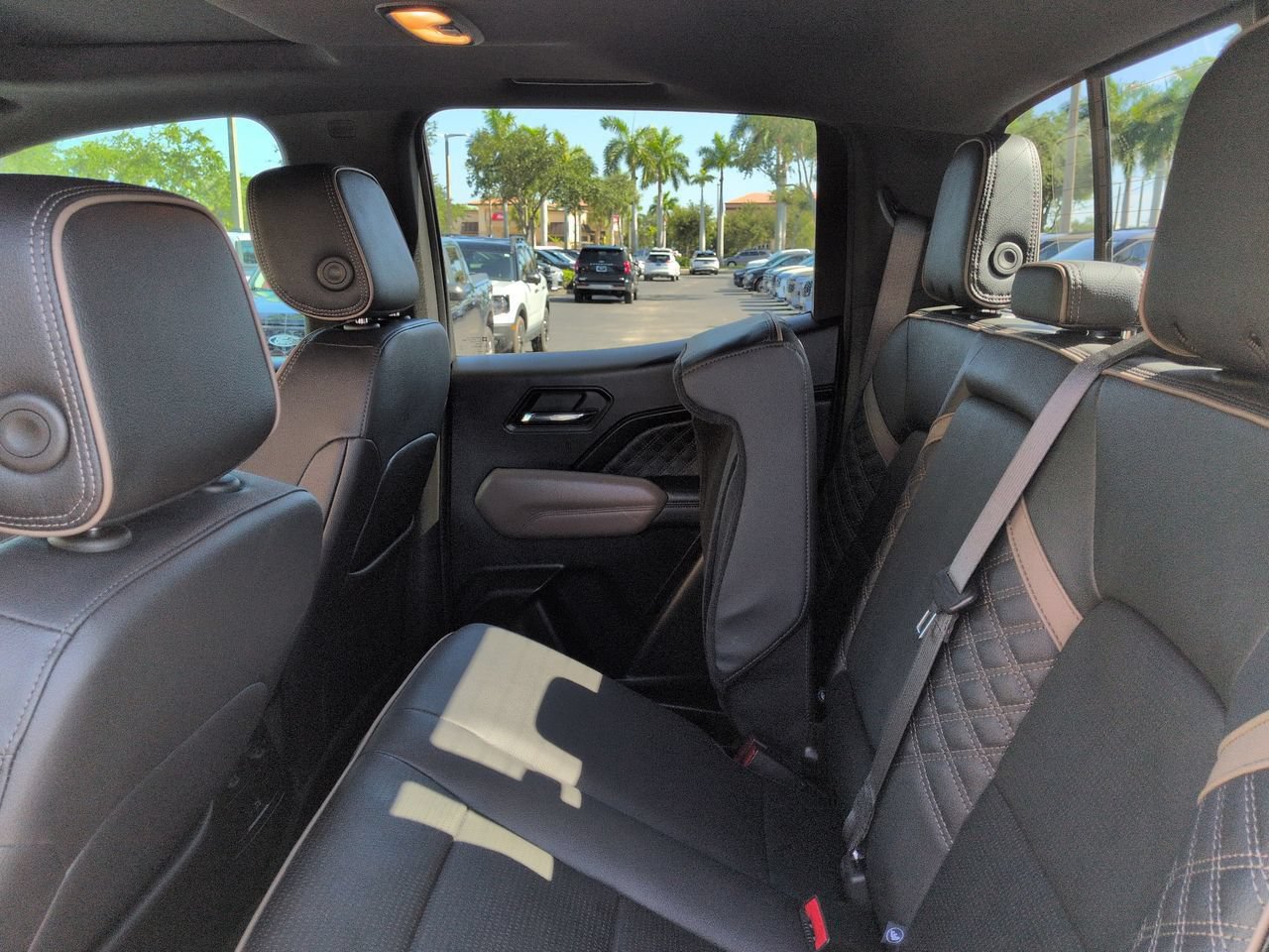 Used 2023 GMC Canyon Denali AWD/4WD image 14