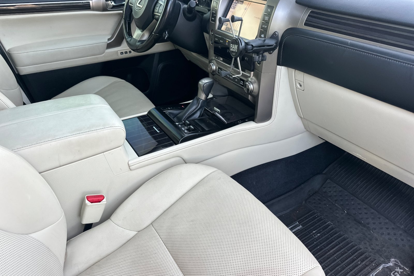Used 2020 Lexus GX 460 Premium w/ Premium Package AWD/4WD image 18