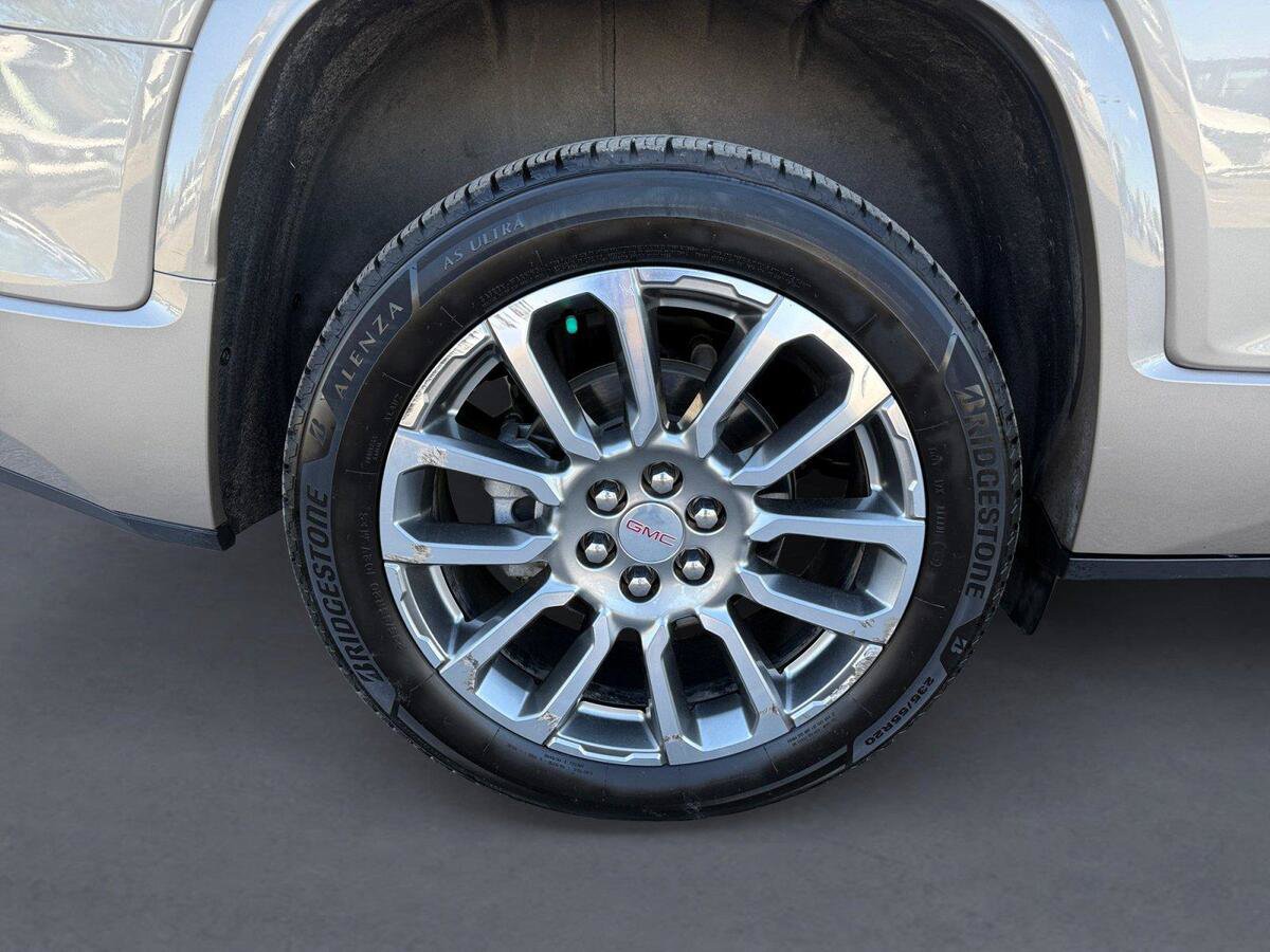 Used 2022 GMC Acadia Denali w/ Denali Technology Package AWD/4WD image 14