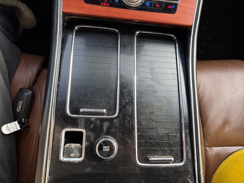 Used 2021 Lincoln Aviator Reserve w/ Equipment Group 202A image 23