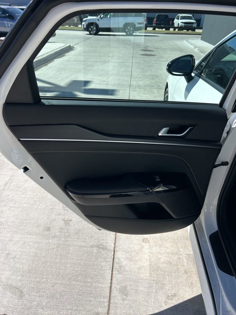 Used 2026 Kia K5 GT image 11