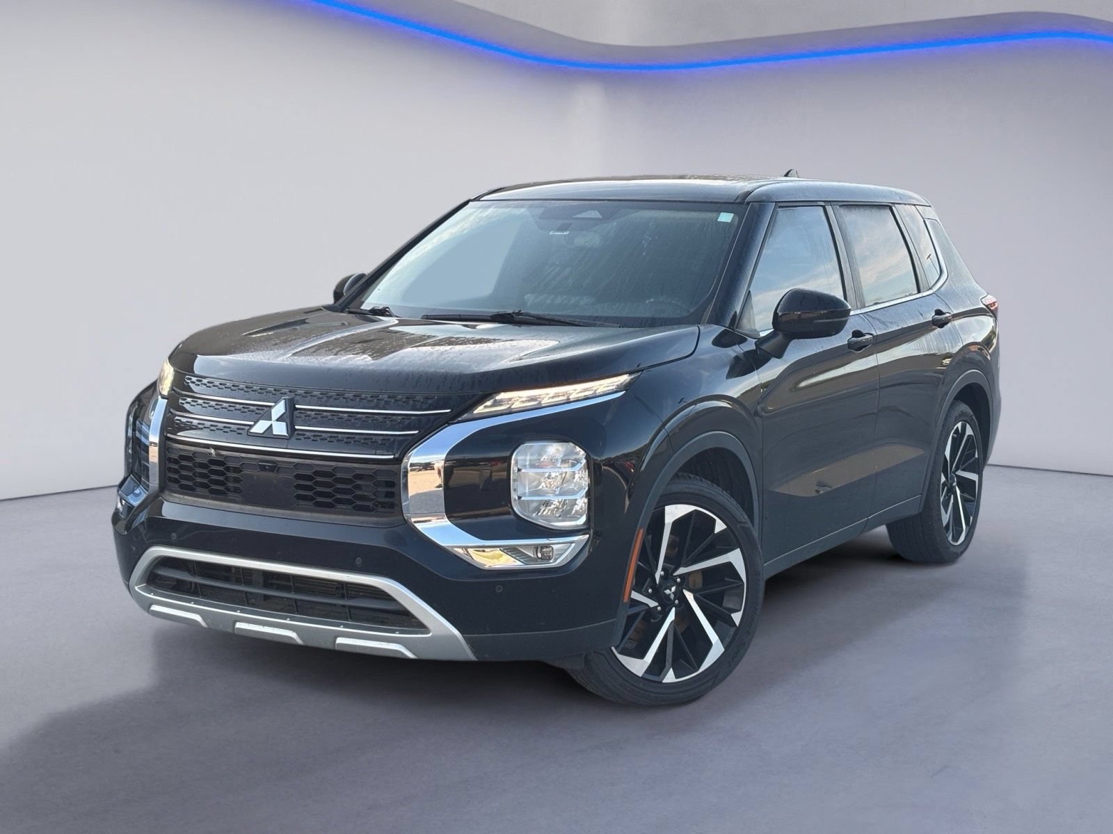 Used 2022 Mitsubishi Outlander SE AWD/4WD image 2