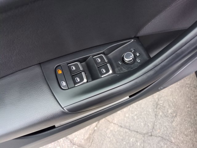 Used 2018 Audi Q3 2.0T Premium Plus w/ Premium Plus Package image 12