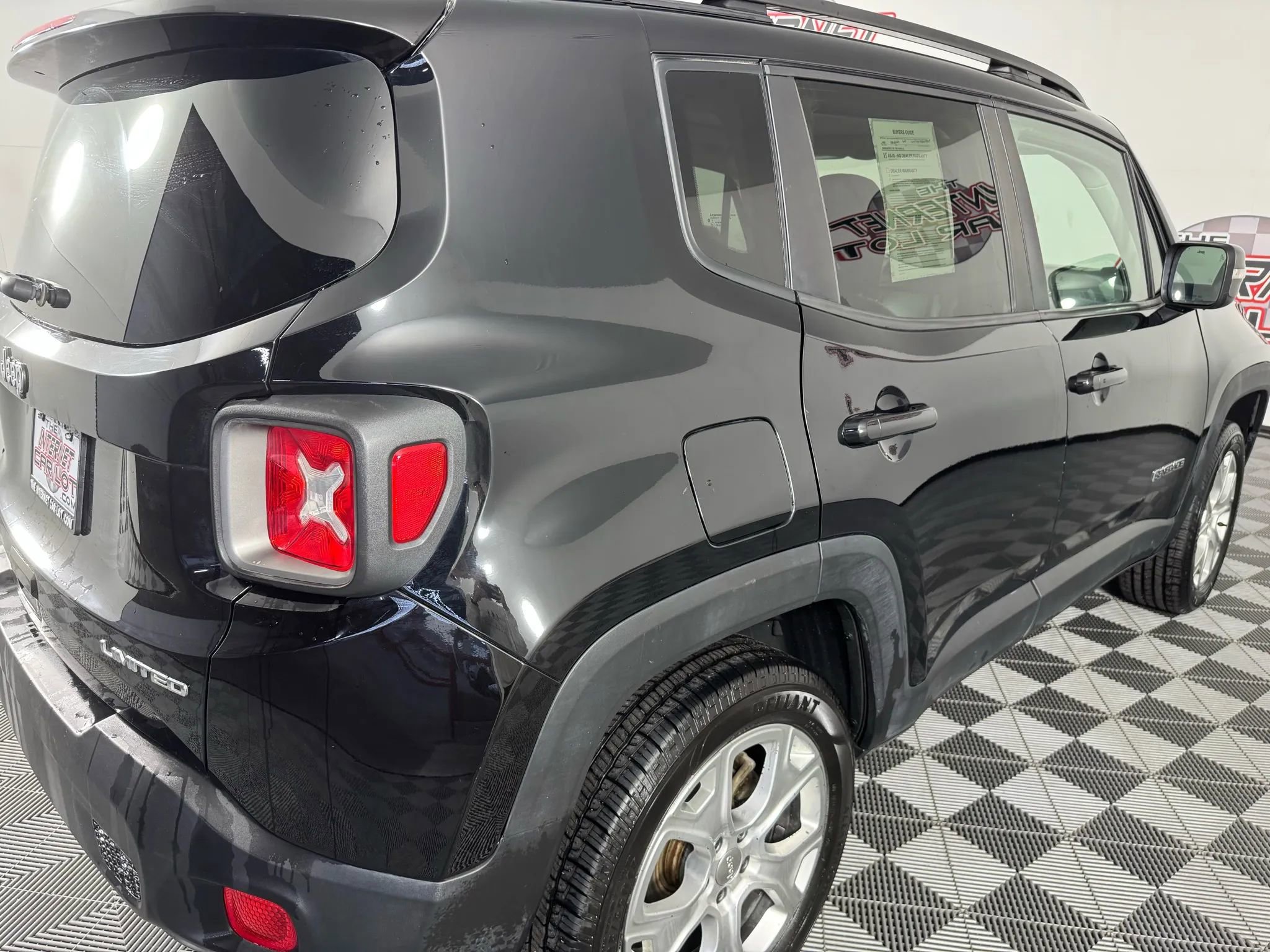Used 2019 Jeep Renegade Limited w/ UConnect 8.4 Nav Group image 27