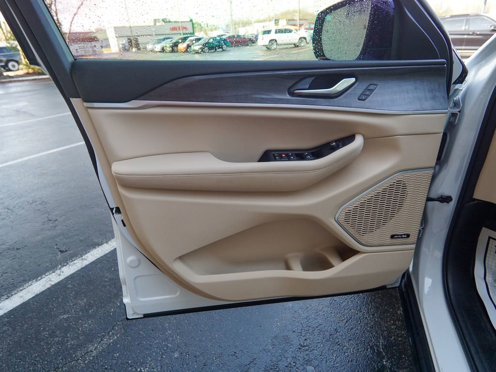 Used 2023 Jeep Grand Cherokee L Limited w/ Luxury Tech Group II image 20