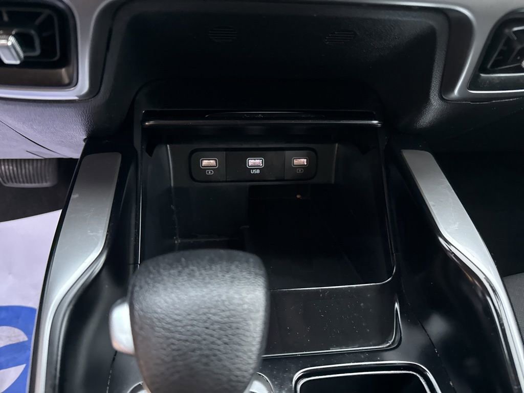 Used 2023 Kia Sorento LX image 17