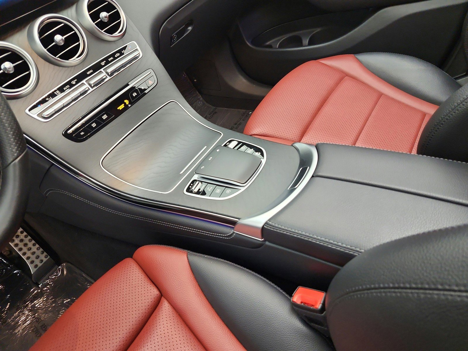 Used 2021 Mercedes-Benz GLC 300 4MATIC Coupe image 14