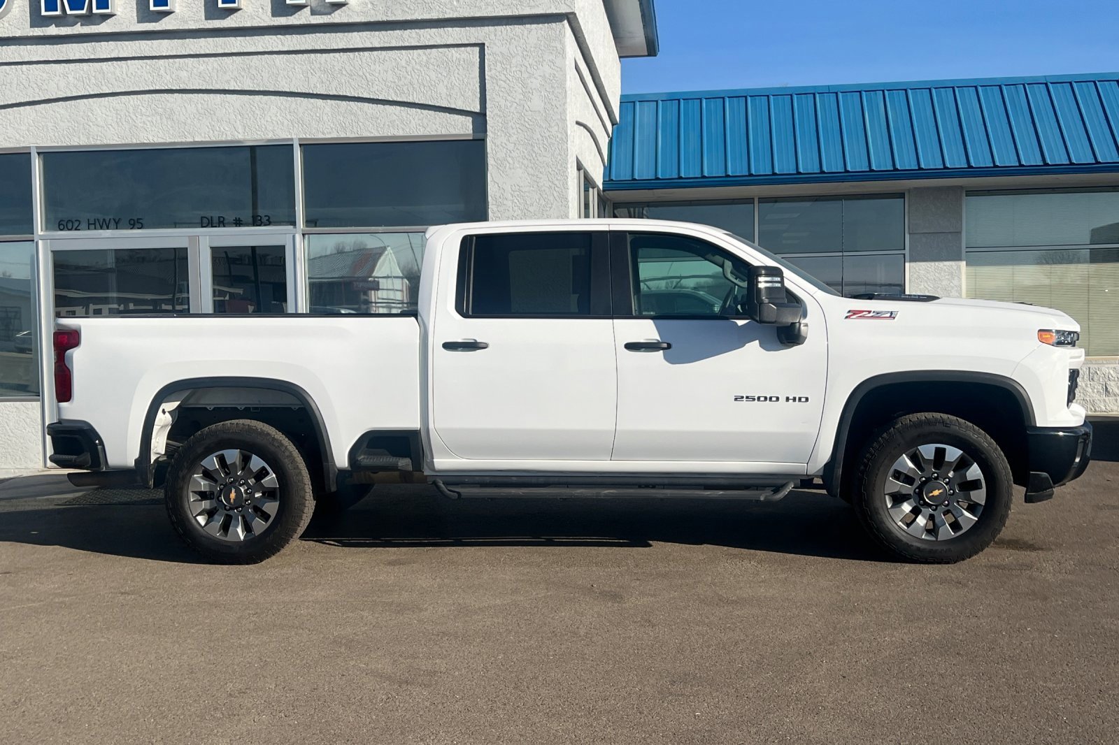 Used 2024 Chevrolet Silverado 2500 Custom w/ Custom Value Package image 2