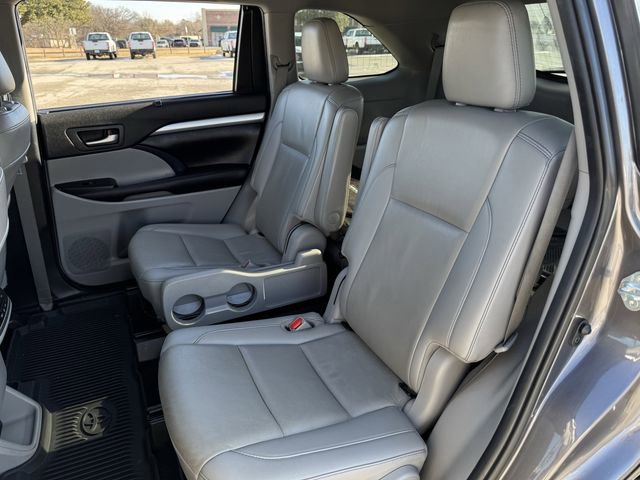 Used 2019 Toyota Highlander XLE image 19
