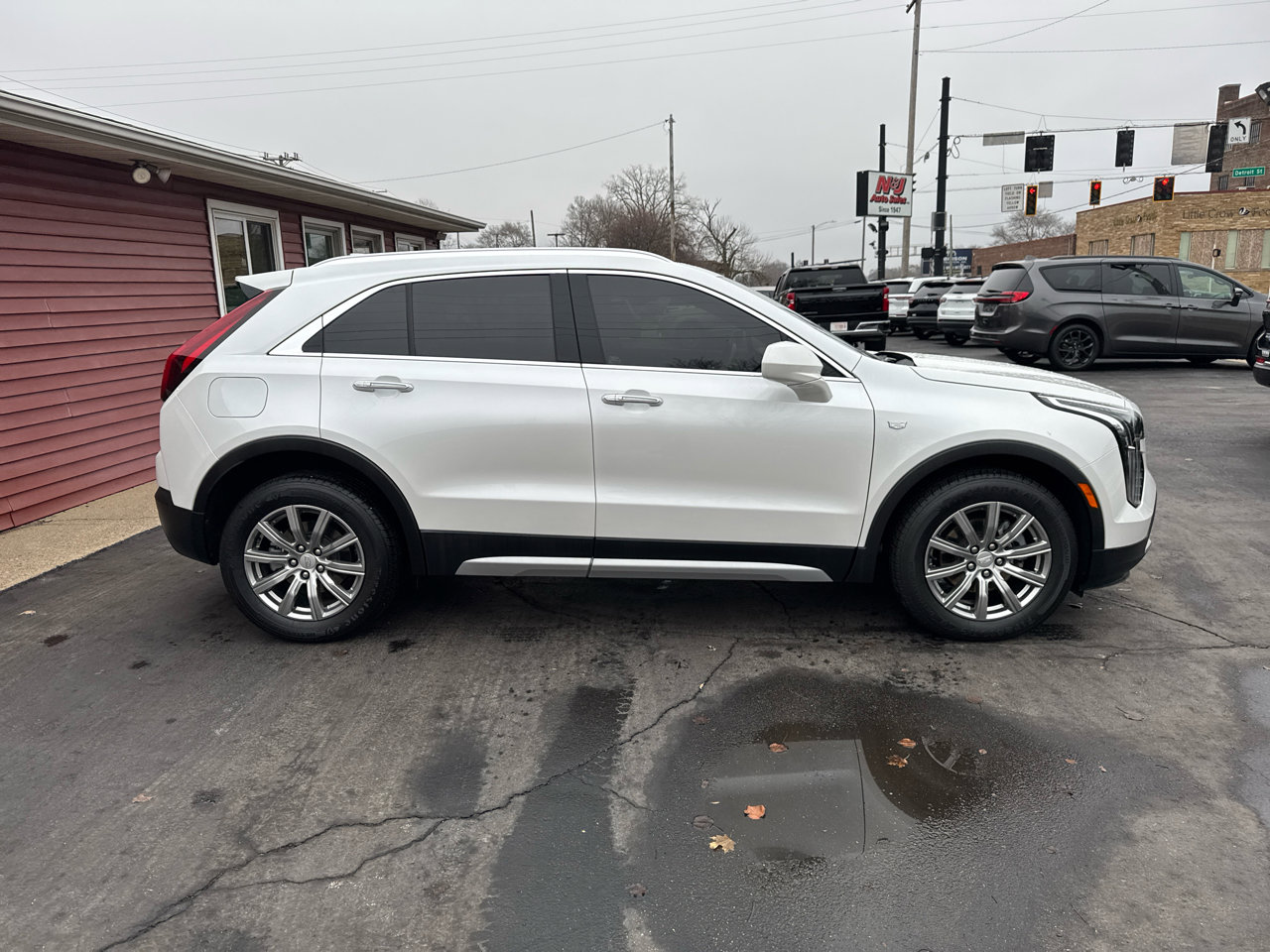 Used 2020 Cadillac XT4 Premium Luxury w/ Driver Awareness Package image 4