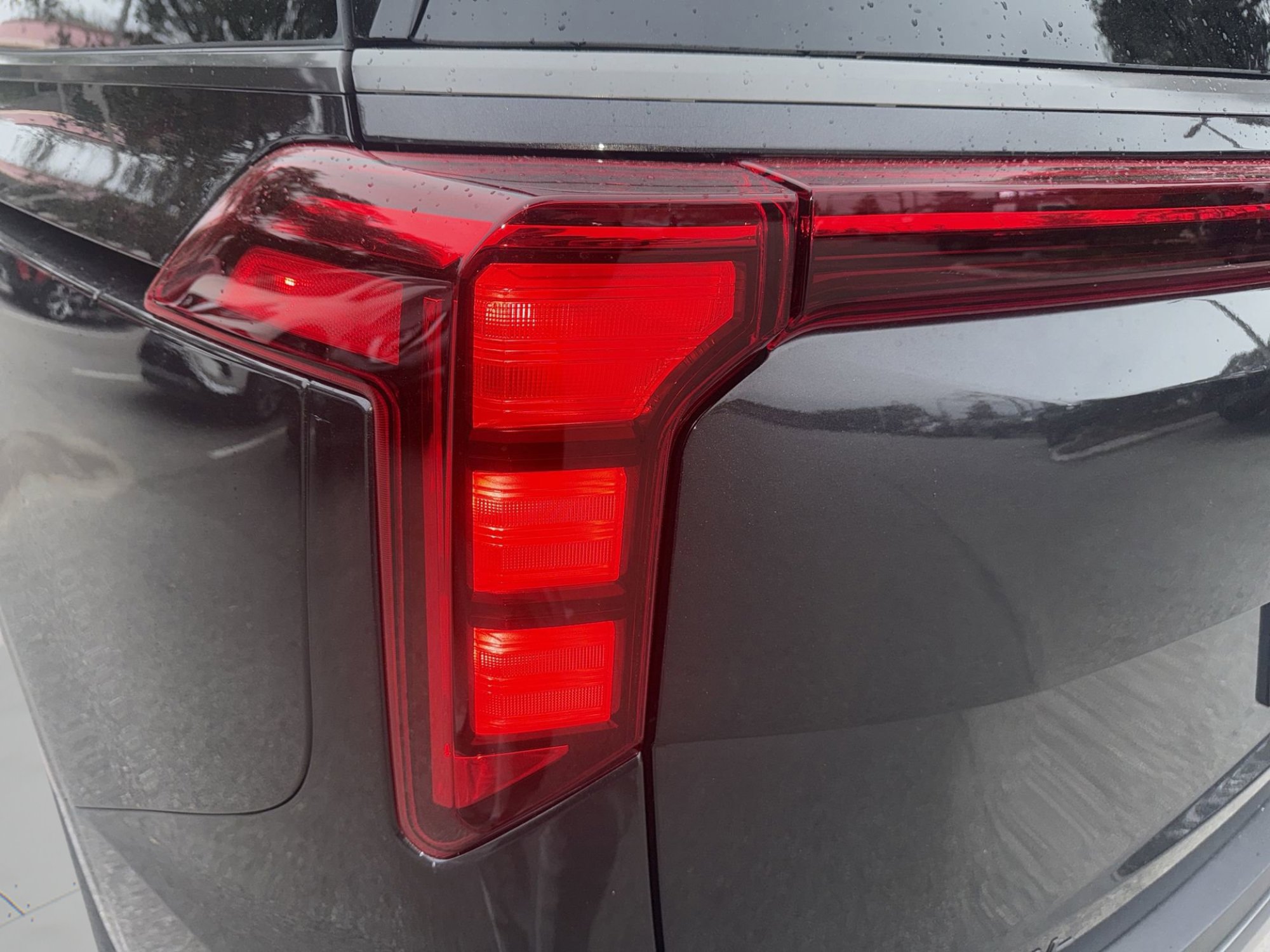 New 2026 Kia Carnival SX w/ SX Dark Edition Package FWD image 31
