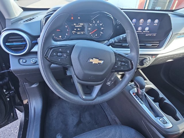 Used 2025 Chevrolet Trax LS w/ LS Convenience Package FWD image 42
