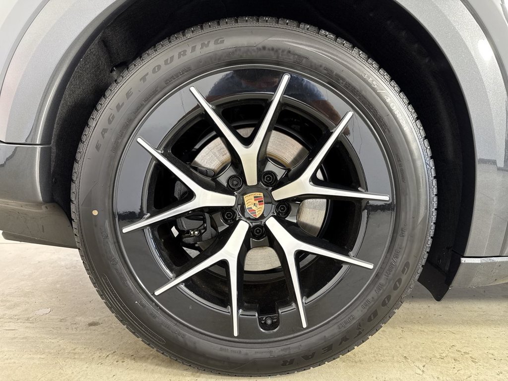 New 2026 Porsche Cayenne Electric AWD/4WD image 16