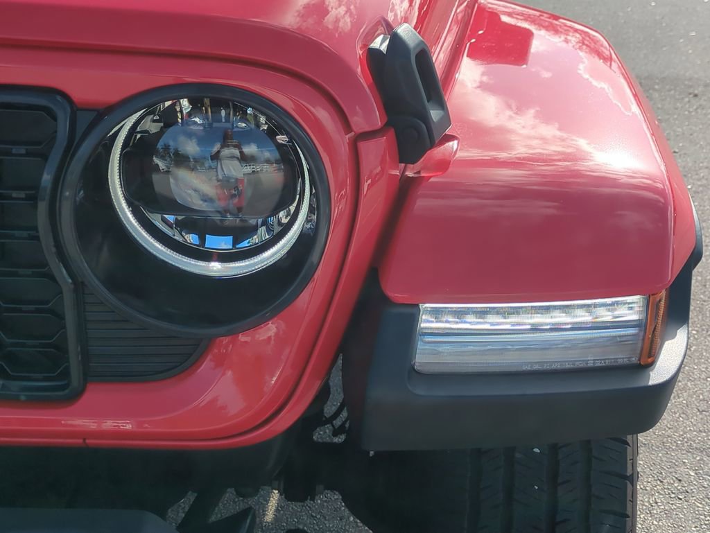 Used 2025 Jeep Wrangler Unlimited Sahara image 11