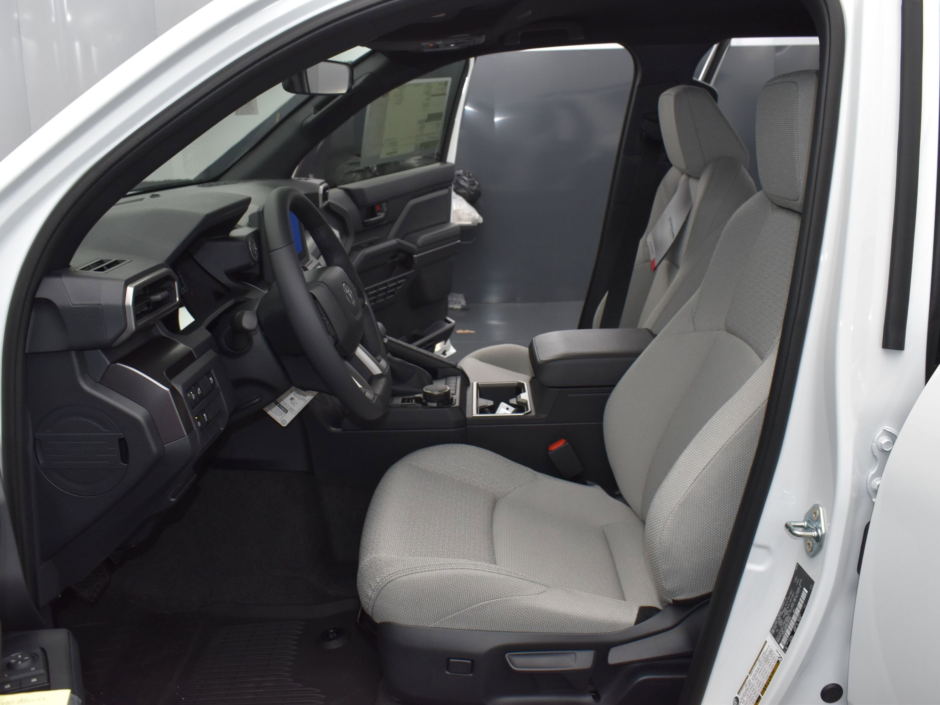 Used 2025 Toyota 4Runner SR5 AWD/4WD image 23