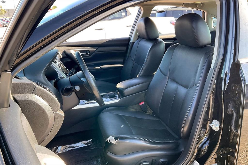 Used 2015 Nissan Altima 2.5 SL w/ Moonroof Package image 25
