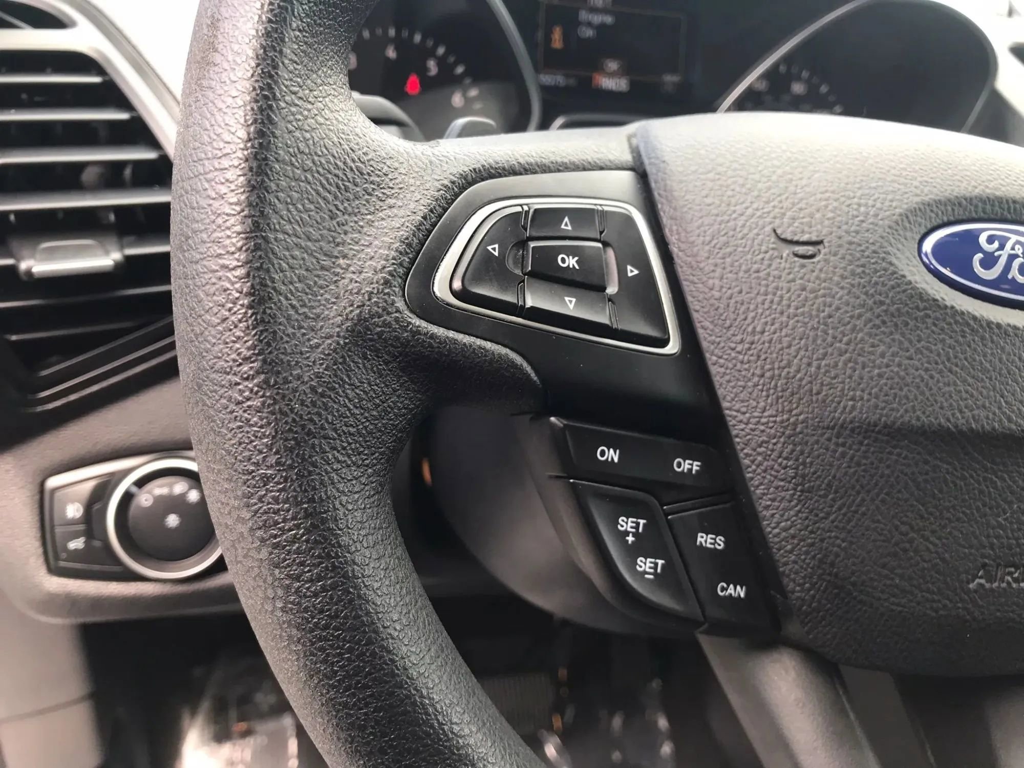 Used 2017 Ford Escape SE AWD/4WD image 16