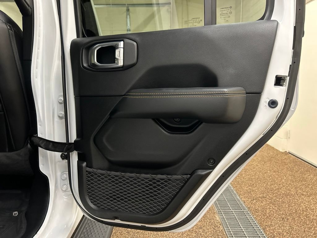 Used 2021 Jeep Gladiator Overland AWD/4WD image 15