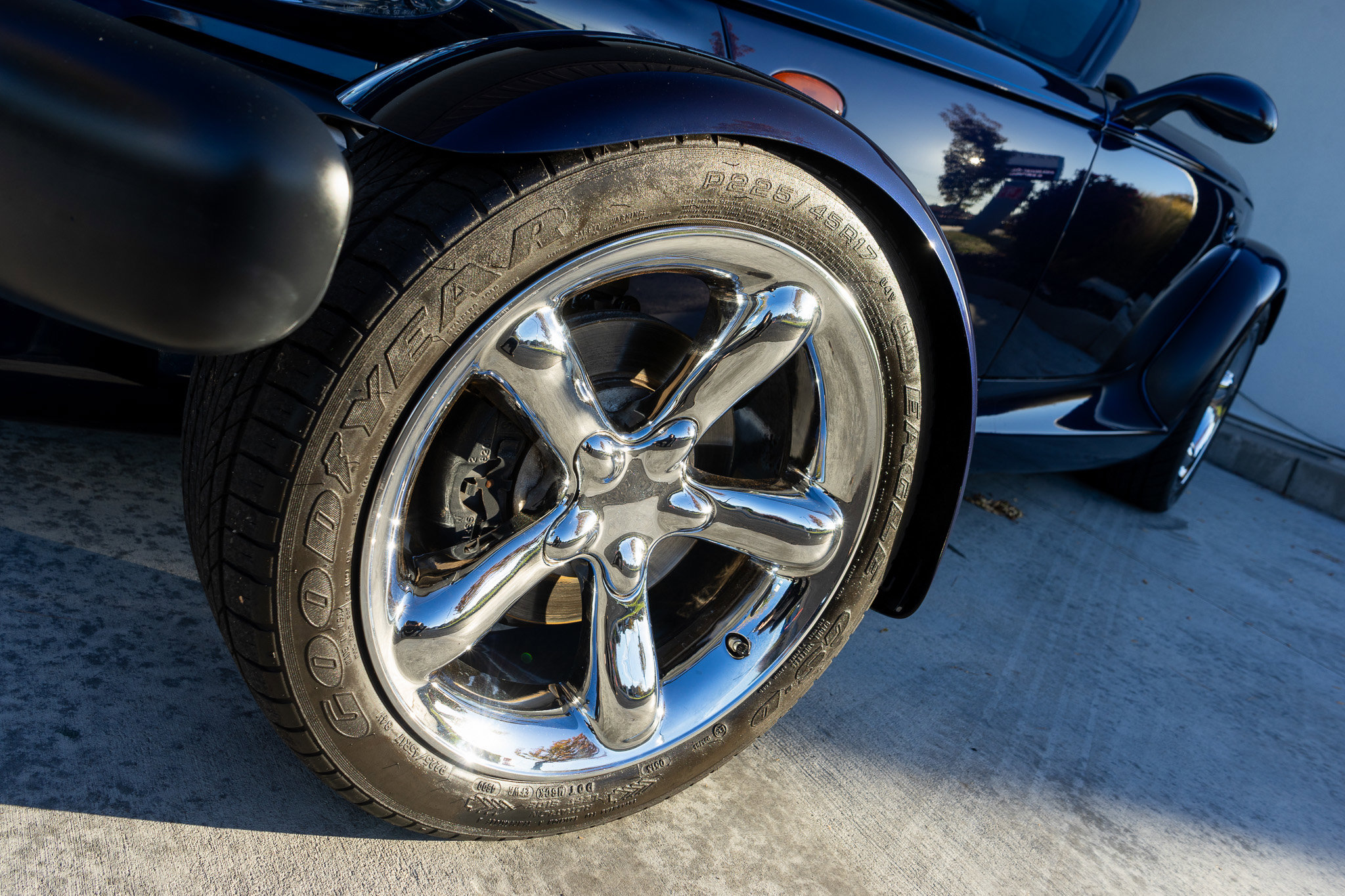 Used 2001 Chrysler Prowler image 4