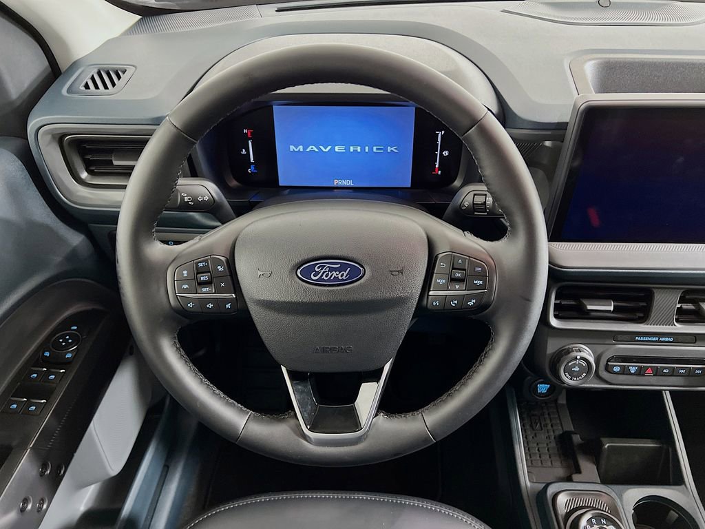 Used 2025 Ford Maverick Lariat w/ Black Appearance Package image 16