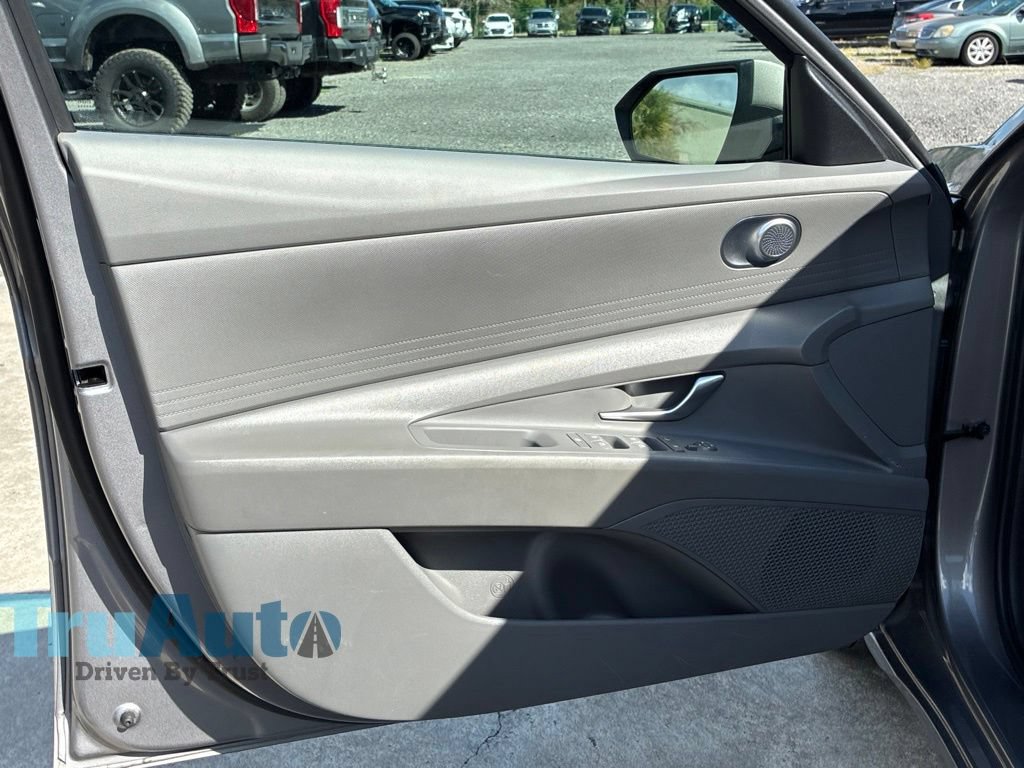 Used 2024 Hyundai Elantra SEL FWD image 20