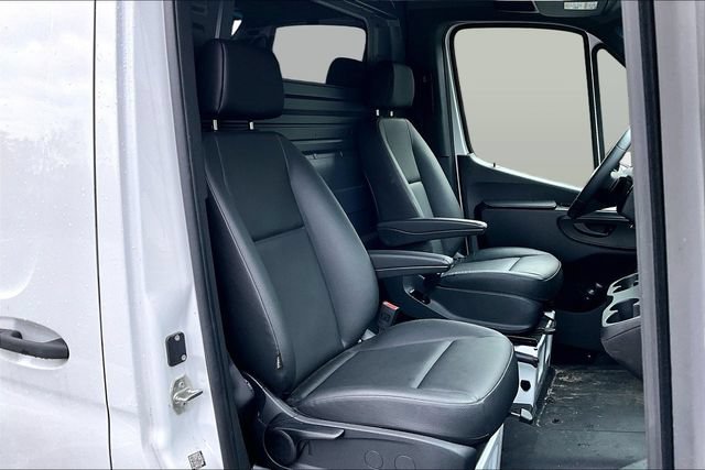 Used 2025 Mercedes-Benz Sprinter 2500 image 15