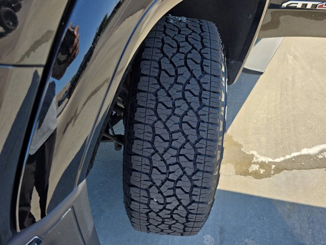 Used 2024 GMC Sierra 2500 AT4 image 33