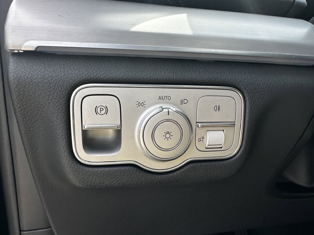 Used 2025 Mercedes-Benz GLS 450 4MATIC image 37