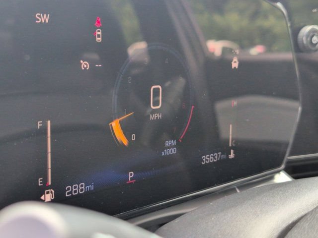 Used 2025 Chevrolet Trax LT w/ LT Convenience Package FWD image 16