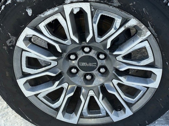 Used 2023 GMC Yukon XL Denali Ultimate image 12