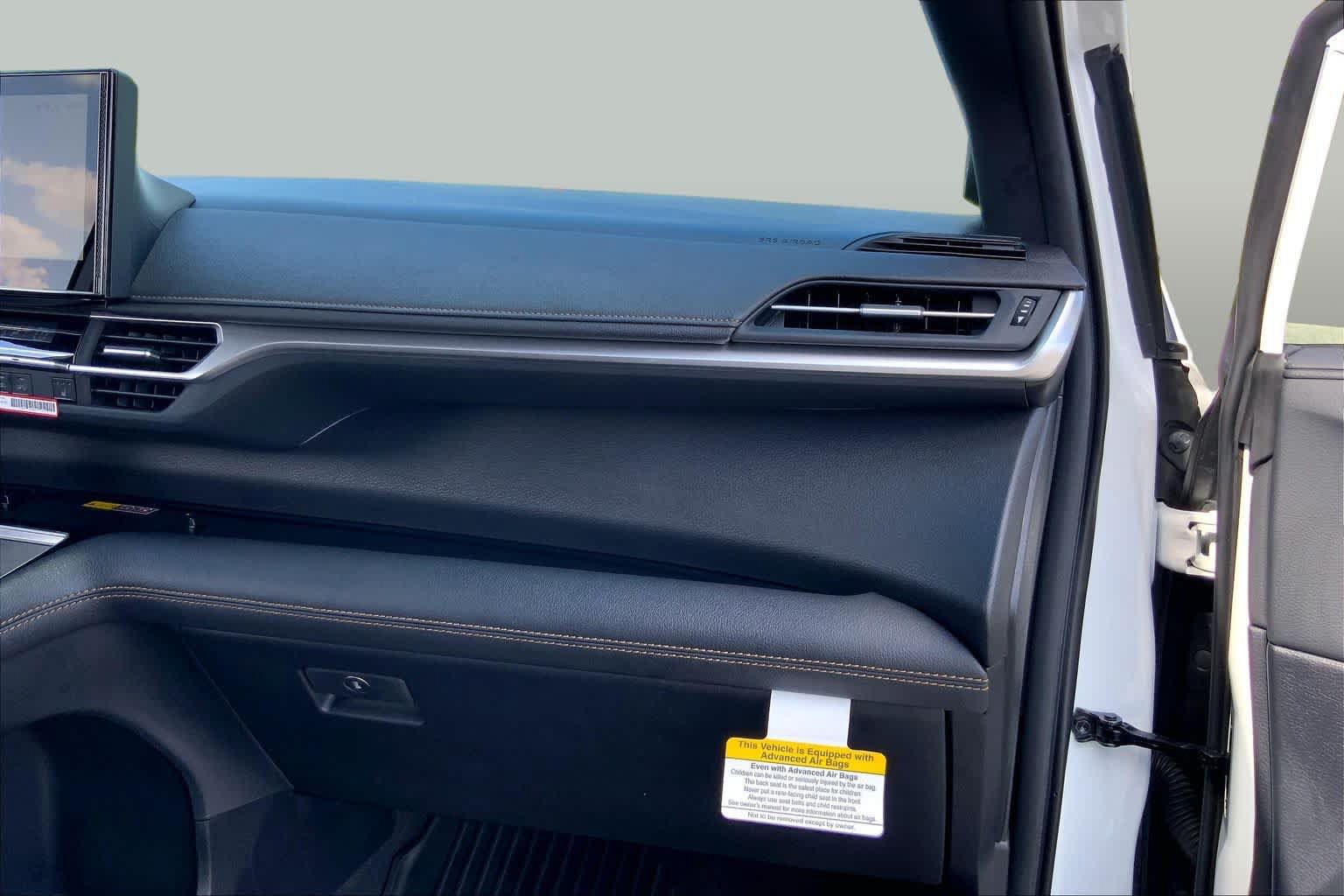 Certified 2026 Toyota Sienna XLE Woodland Edition AWD/4WD image 18