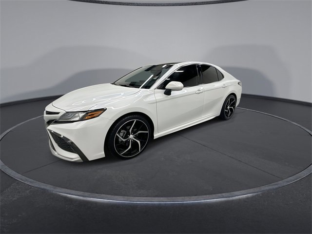 Used 2022 Toyota Camry XSE image 4