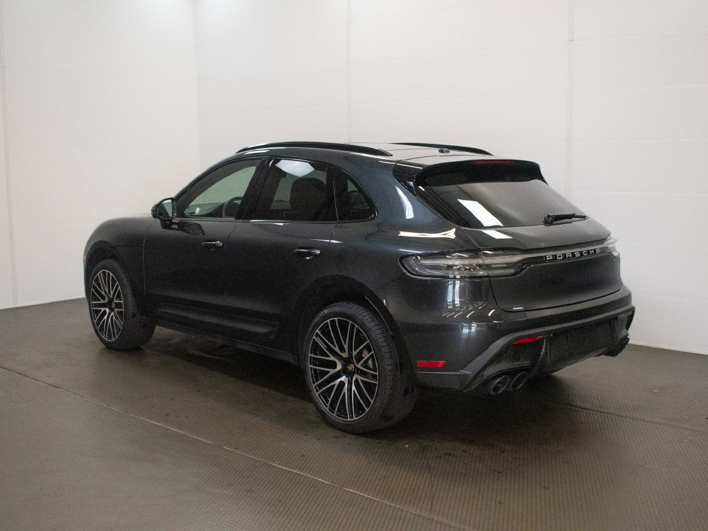 Certified 2026 Porsche Macan AWD/4WD image 3