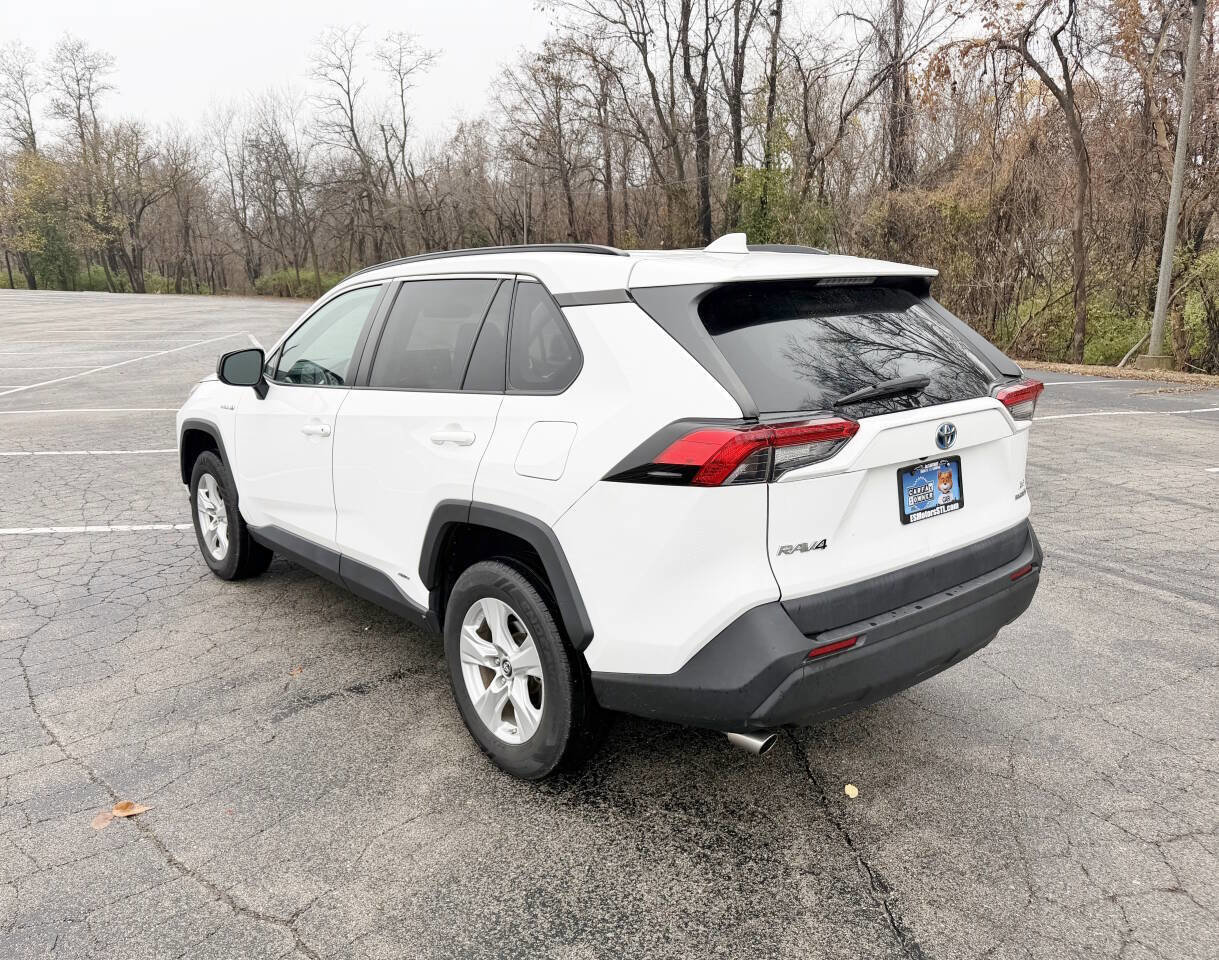 Used 2021 Toyota RAV4 LE image 7
