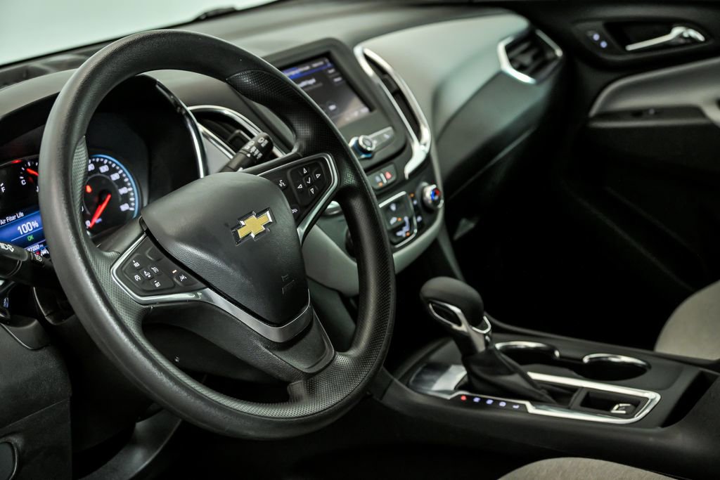 Used 2023 Chevrolet Equinox LS w/ LS Convenience Package FWD image 14