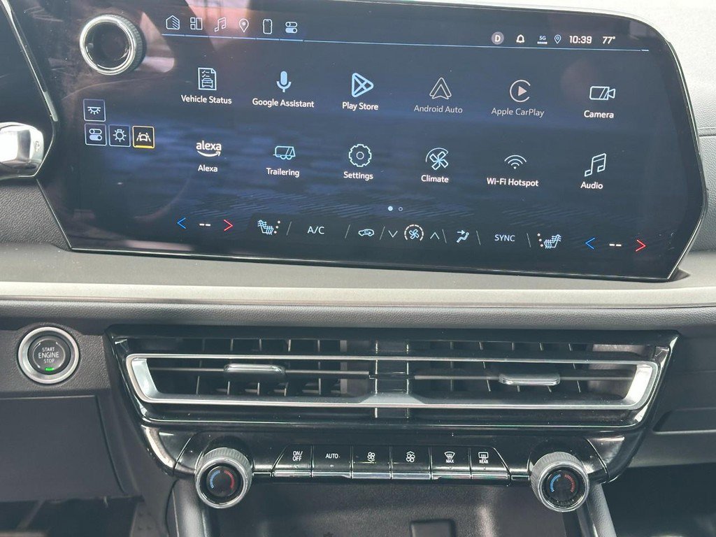 Used 2025 Chevrolet Traverse LT image 15