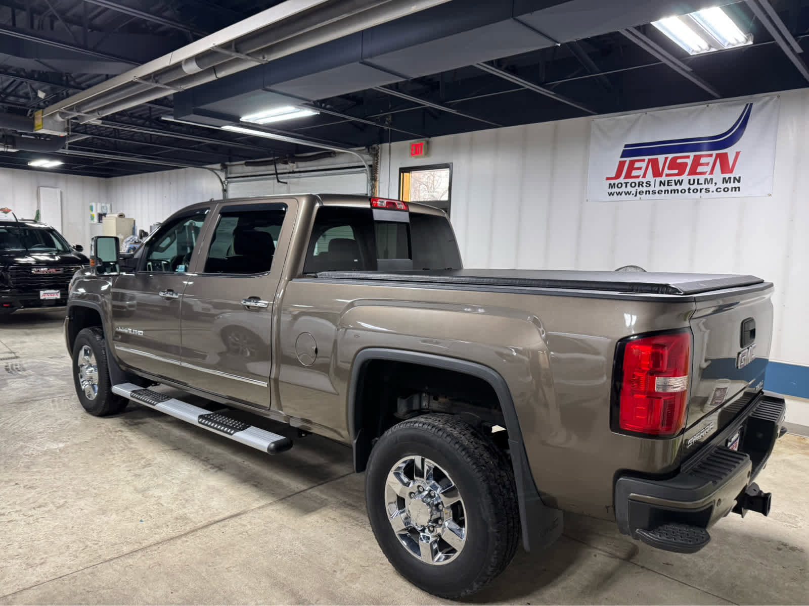 Used 2015 GMC Sierra 3500 Denali w/ Duramax Plus Package image 5
