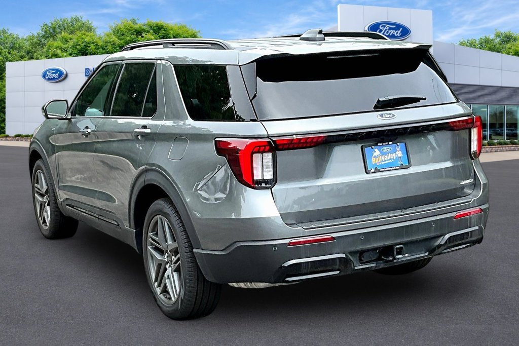 New 2026 Ford Explorer ST-Line w/ ST-Line Street Pack AWD/4WD image 3