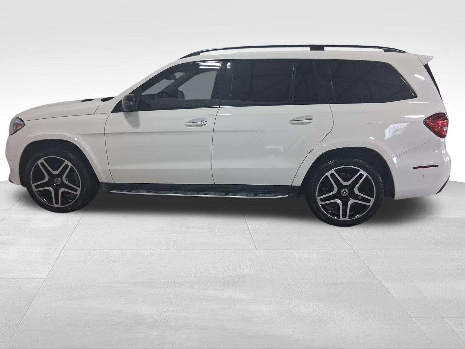 Used 2018 Mercedes-Benz GLS 550 4MATIC w/ Driver Assistance Package image 8