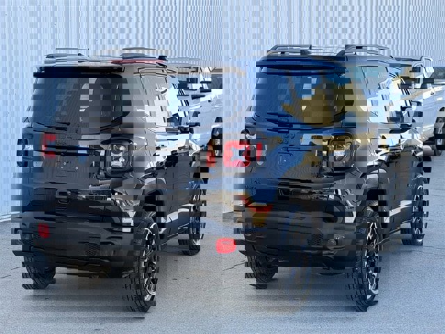 Used 2023 Jeep Renegade Latitude image 4