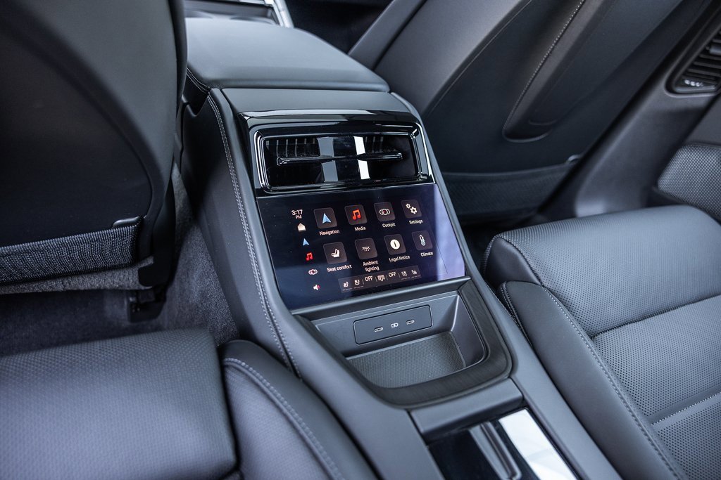 Certified 2025 Porsche Panamera GTS image 15