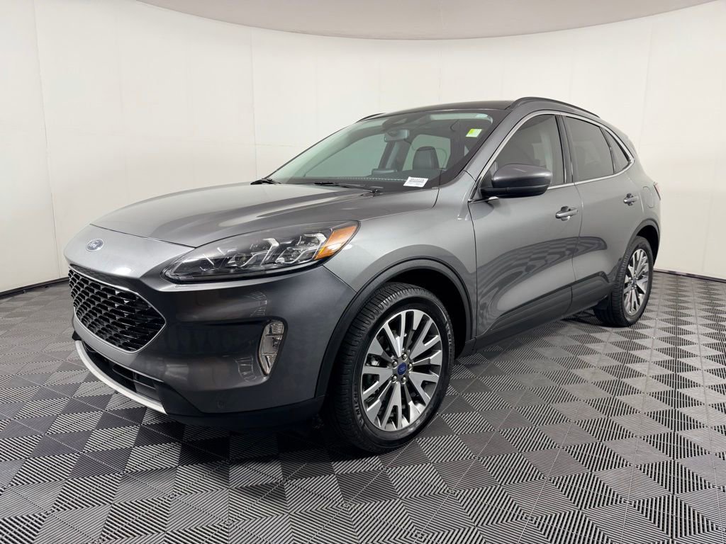 Used 2022 Ford Escape Titanium w/ Class II Trailer Tow Package AWD/4WD image 3