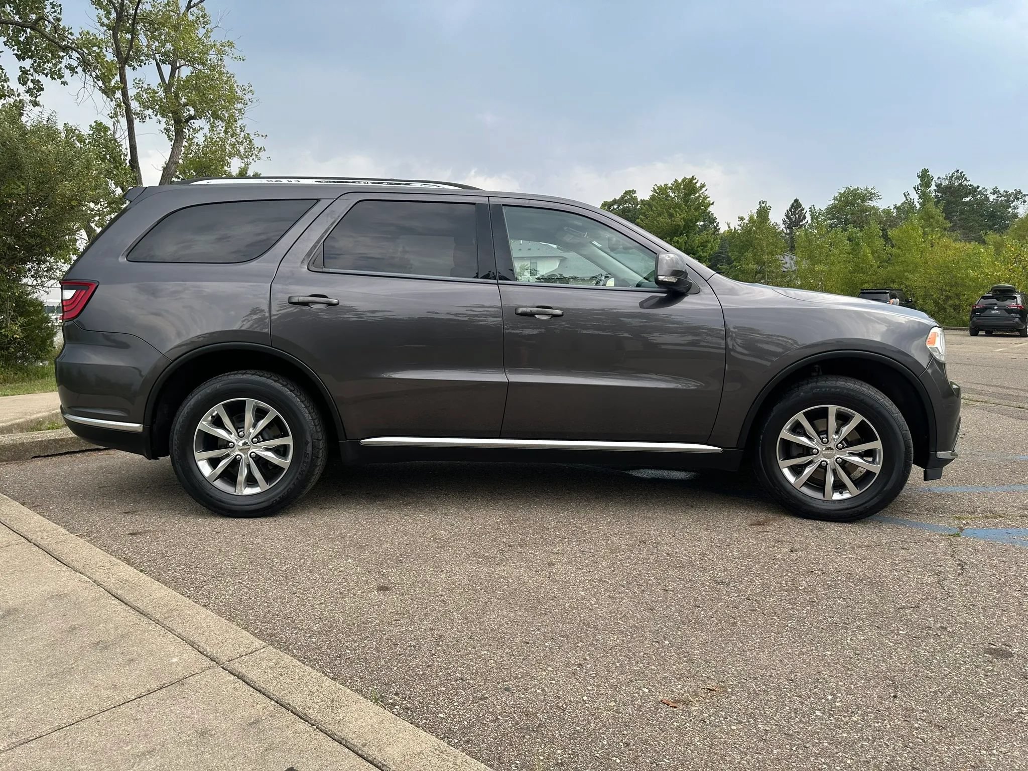 Used 2016 Dodge Durango Limited w/ Nav & Power Liftgate Group AWD/4WD image 4