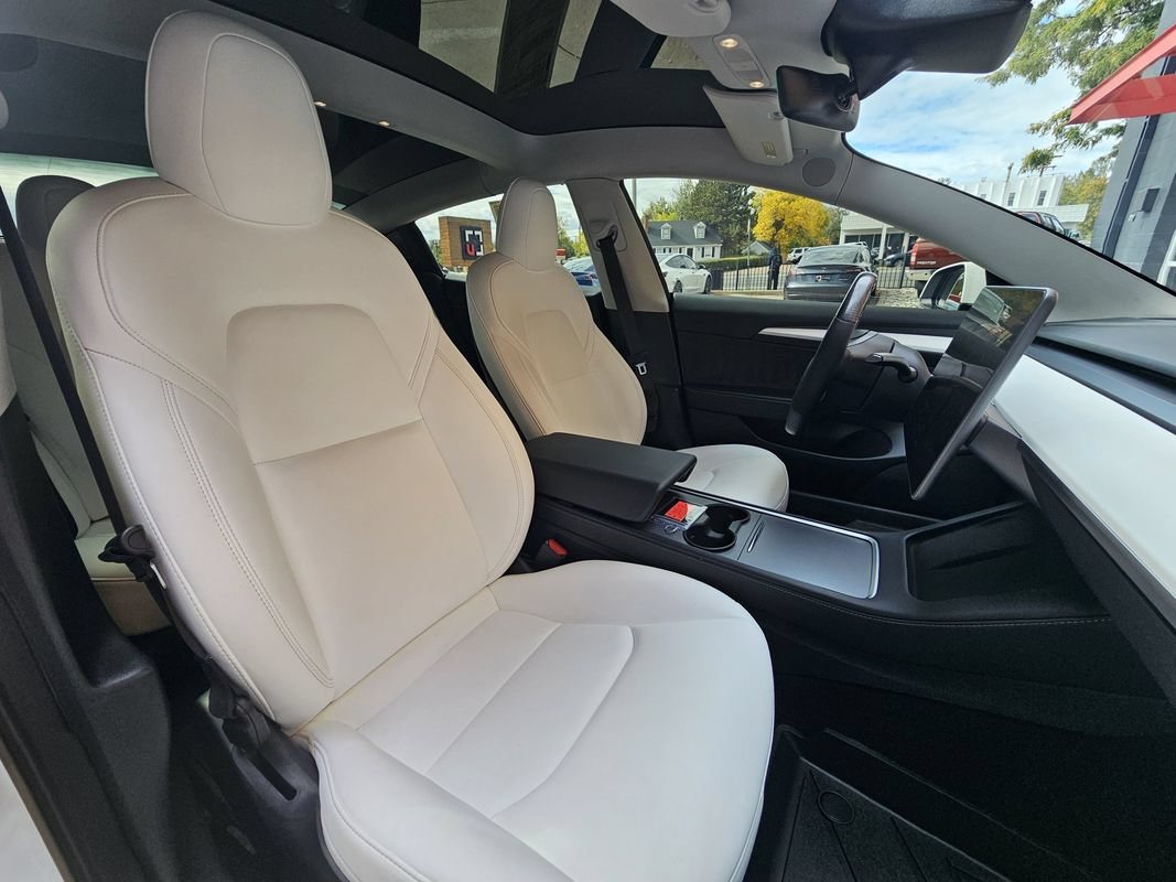 Used 2022 Tesla Model 3 Long Range AWD/4WD image 4