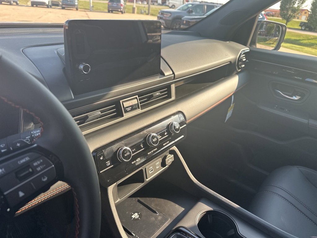 New 2025 Honda Pilot TrailSport image 9