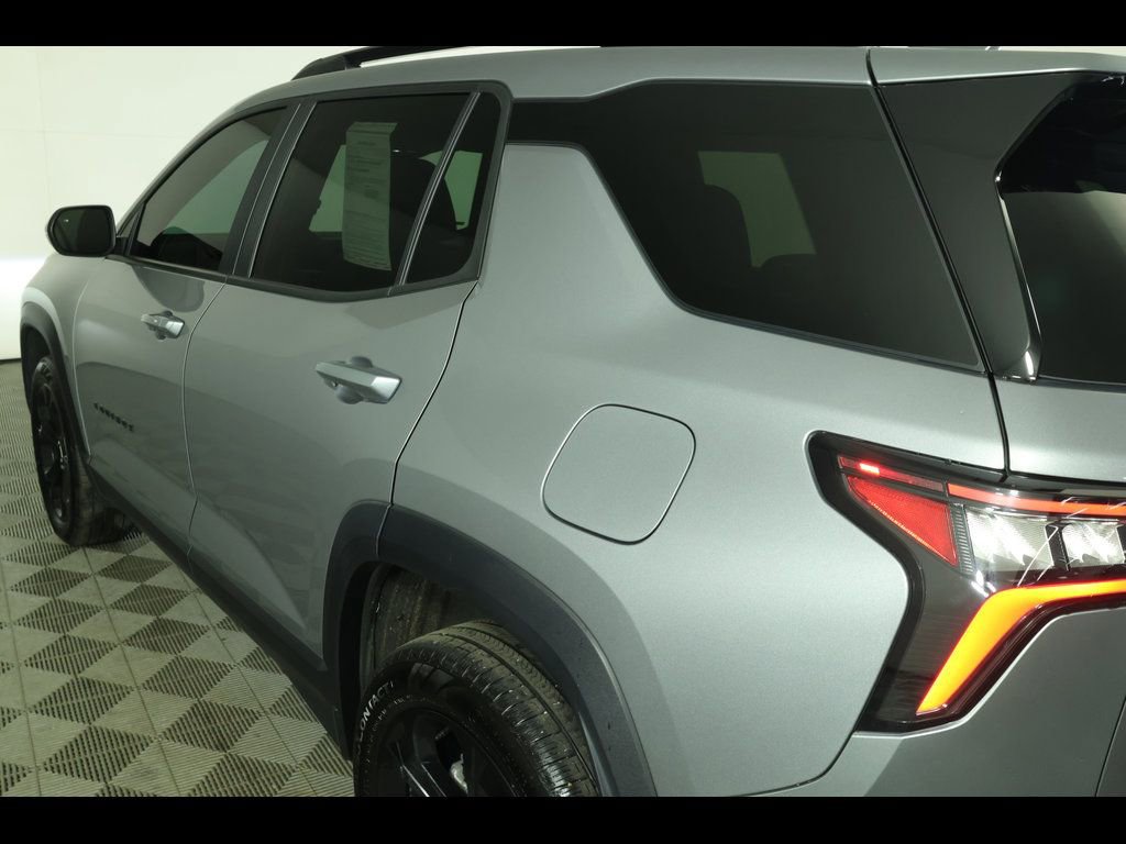 Used 2025 Chevrolet Equinox LT w/ Midnight Edition FWD image 16