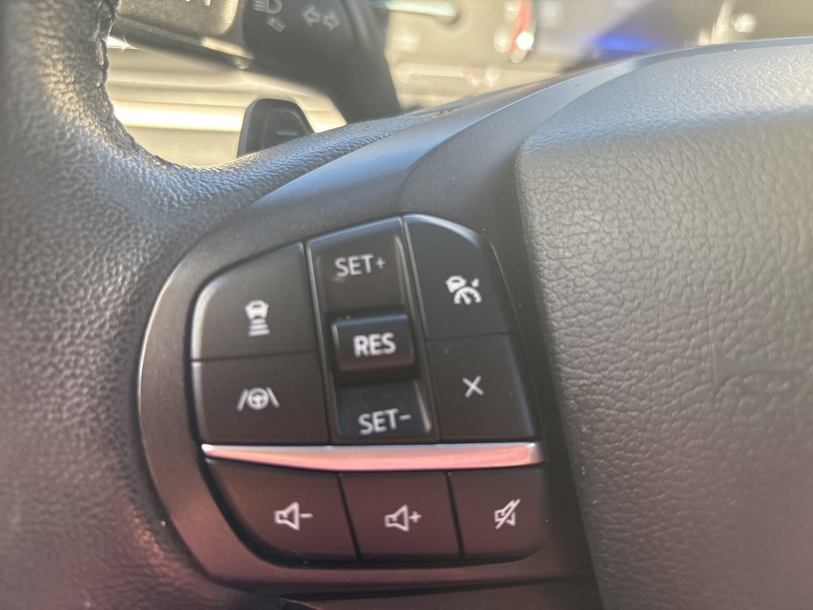 Used 2020 Ford Explorer XLT w/ Equipment Group 202A image 13